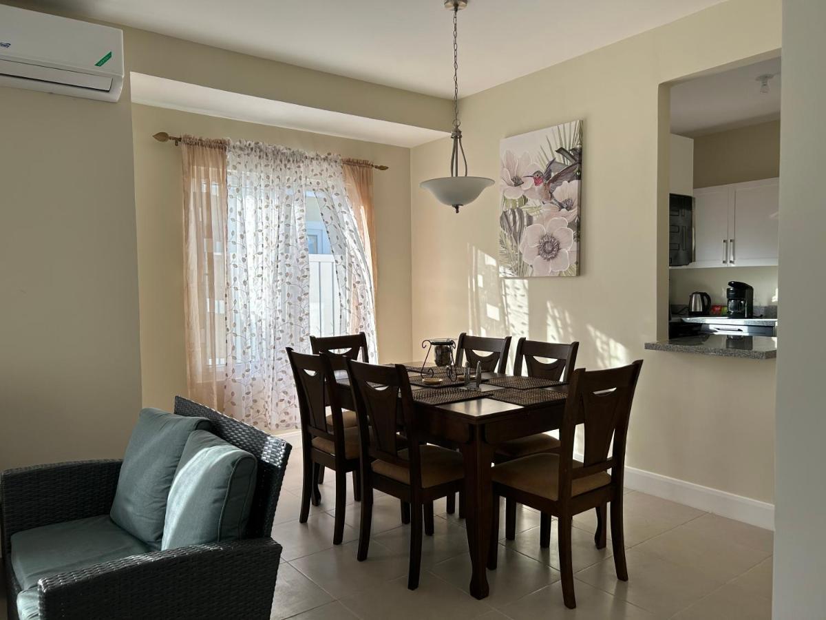Seamist Villa @Oceanpointe Lucea Comfy 2Br W/Pool Gym & Parking Exterior foto