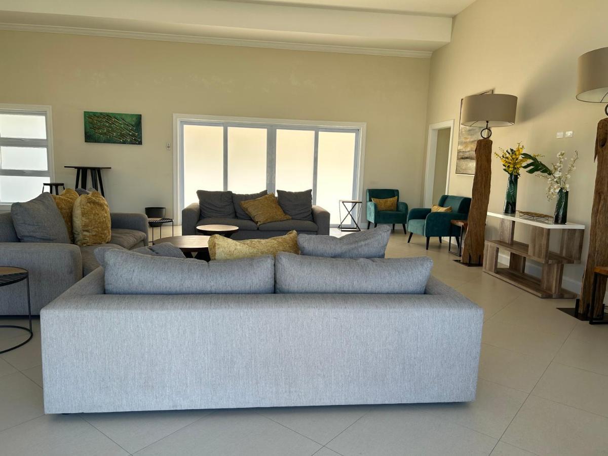 Seamist Villa @Oceanpointe Lucea Comfy 2Br W/Pool Gym & Parking Exterior foto