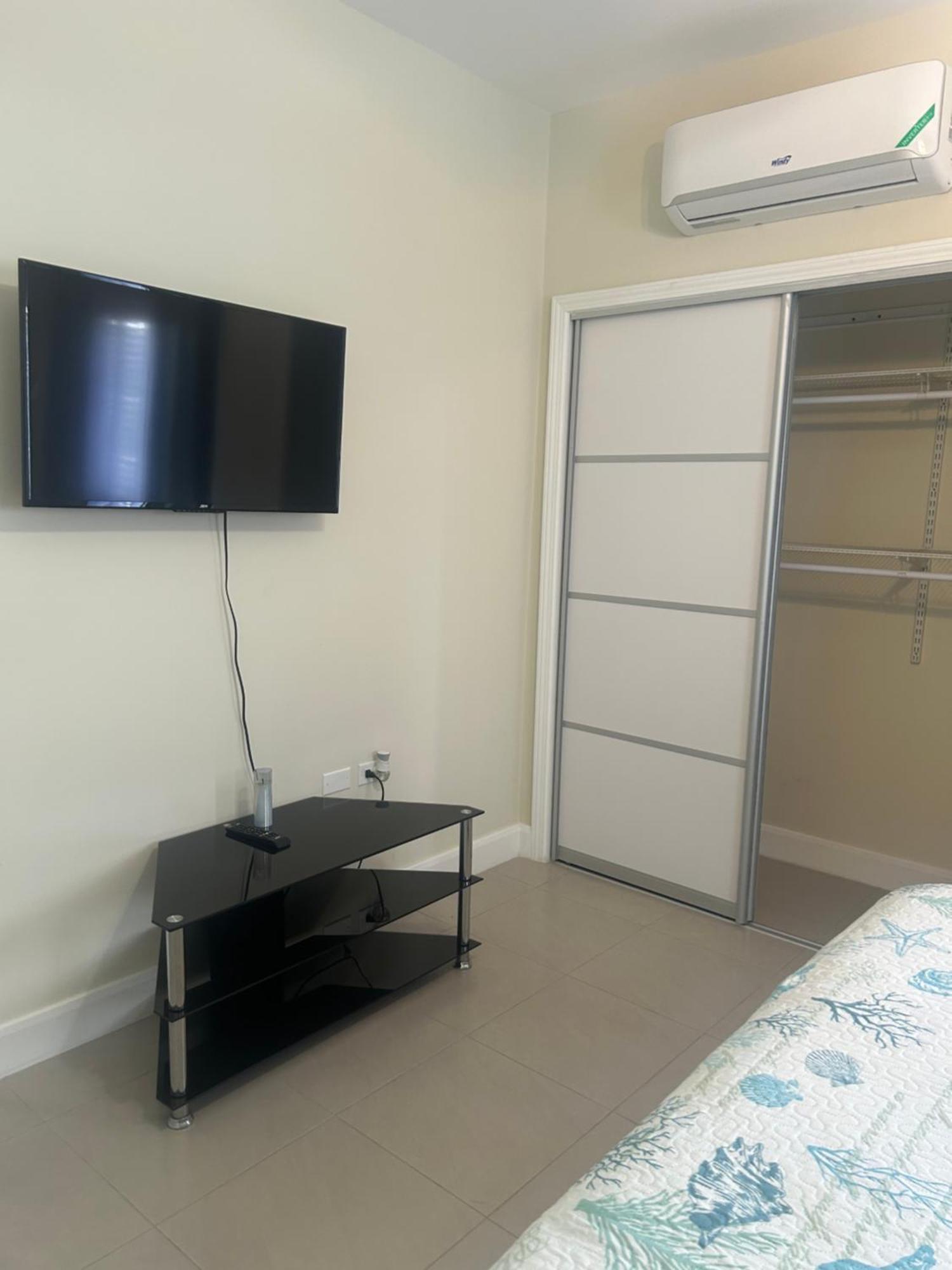 Seamist Villa @Oceanpointe Lucea Comfy 2Br W/Pool Gym & Parking Exterior foto